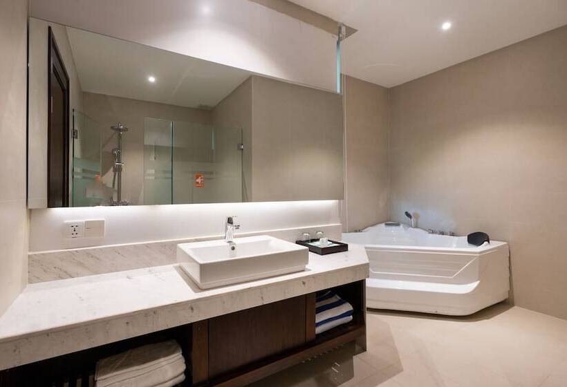 سوییت با چشمانداز دریا, Hoang Ngoc Beach Resort