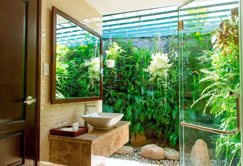 اتاق اجرایی, Hoang Ngoc Beach Resort