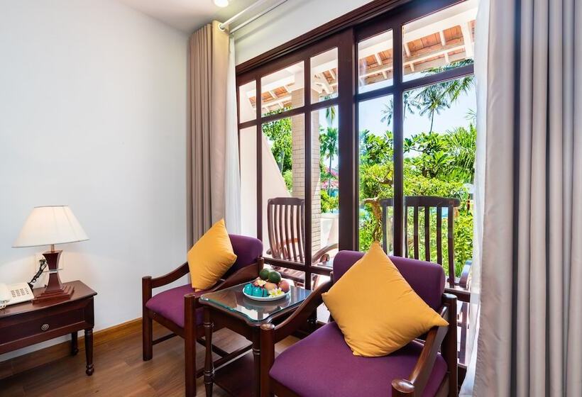 اتاق اجرایی, Hoang Ngoc Beach Resort