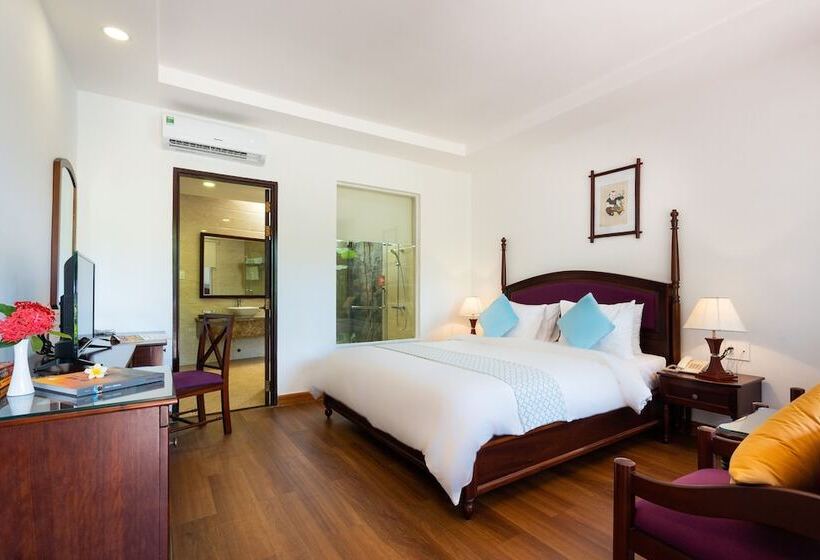 اتاق اجرایی, Hoang Ngoc Beach Resort