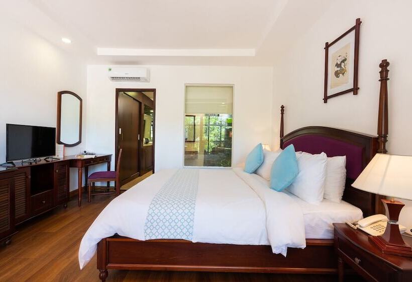 اتاق اجرایی, Hoang Ngoc Beach Resort