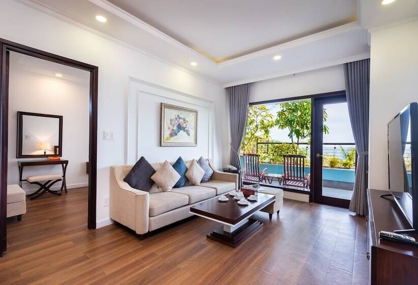 اتاق خانوادگی با چشمانداز دریا, Hoang Ngoc Beach Resort