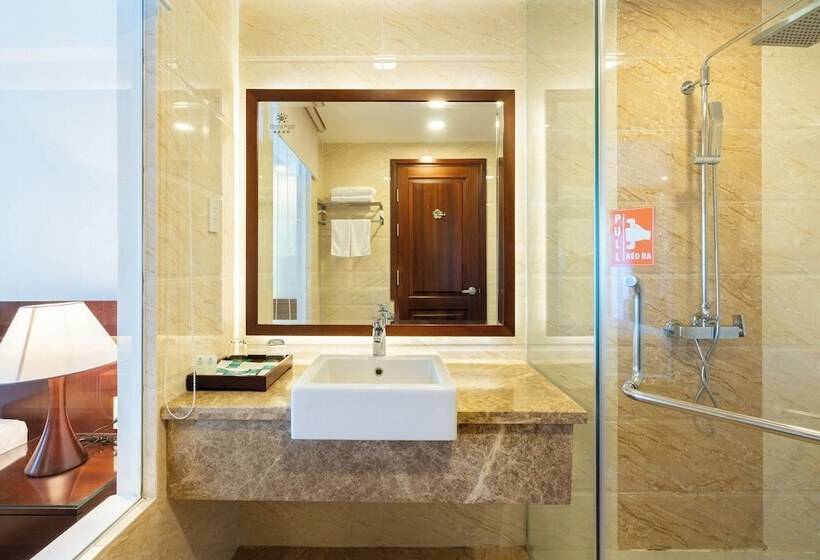 اتاق سوپریور با چشمانداز باغ, Hoang Ngoc Beach Resort