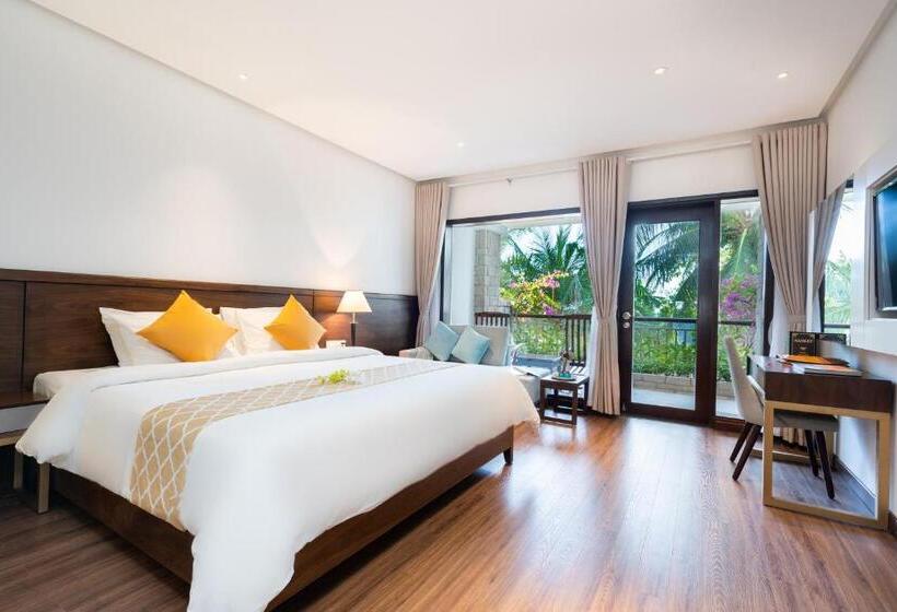 اتاق لوکس با چشمانداز باغ, Hoang Ngoc Beach Resort