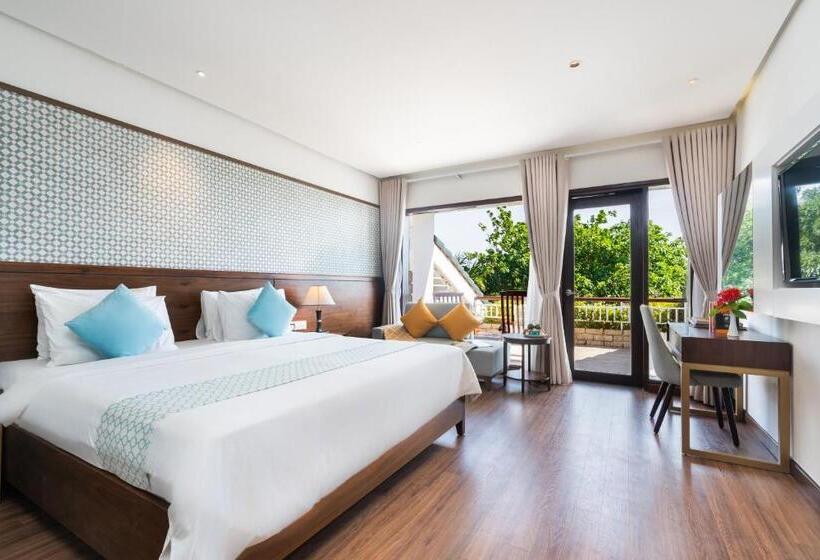 اتاق لوکس با چشمانداز دریا, Hoang Ngoc Beach Resort
