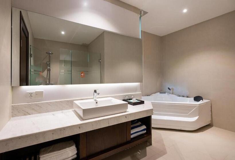 سوییت با چشمانداز دریا, Hoang Ngoc Beach Resort