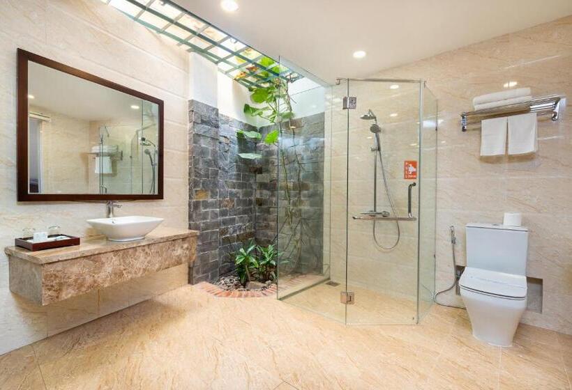 اتاق اجرایی, Hoang Ngoc Beach Resort