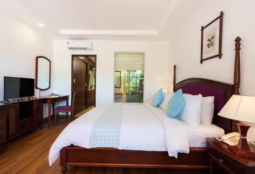 اتاق اجرایی, Hoang Ngoc Beach Resort