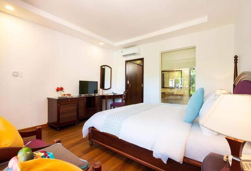 اتاق اجرایی, Hoang Ngoc Beach Resort