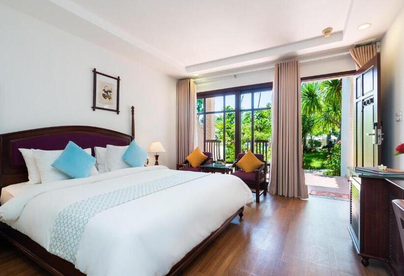اتاق اجرایی, Hoang Ngoc Beach Resort