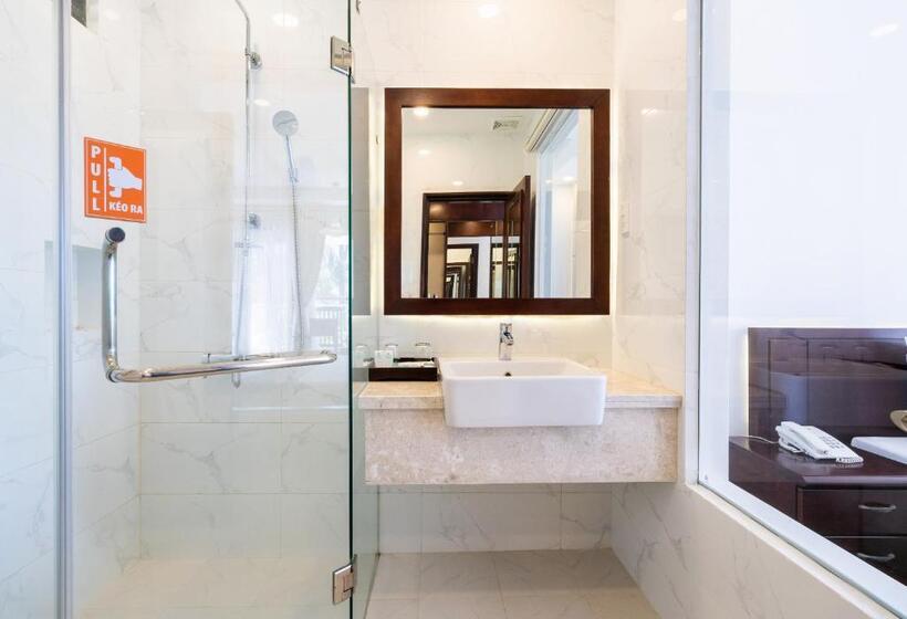 اتاق سوپریور با چشمانداز باغ, Hoang Ngoc Beach Resort