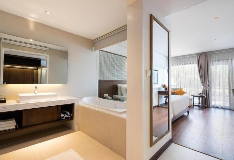 اتاق لوکس با چشمانداز باغ, Hoang Ngoc Beach Resort