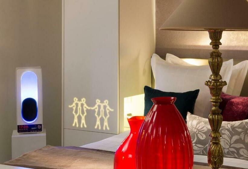 プレステージルーム, Gabriel Paris