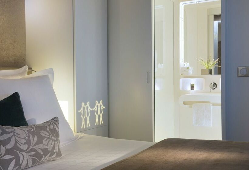 スタンダードルーム, Gabriel Paris