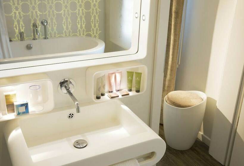 プレステージルーム, Gabriel Paris