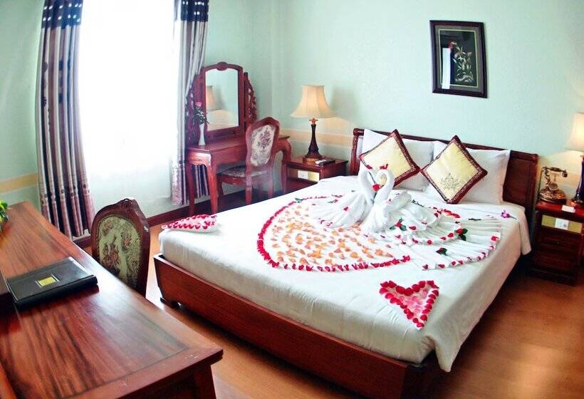 اتاق لوکس, Ninh Kieu 2