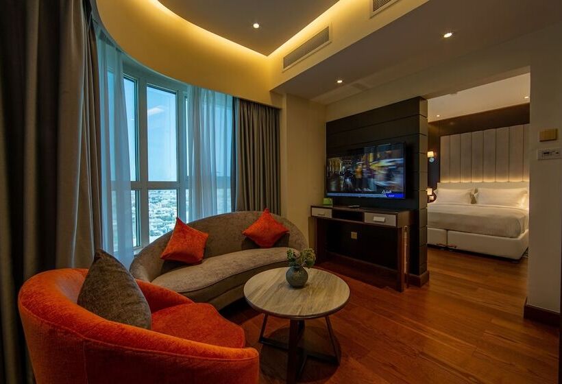 استودیوی لوکس, Number One Tower Suites