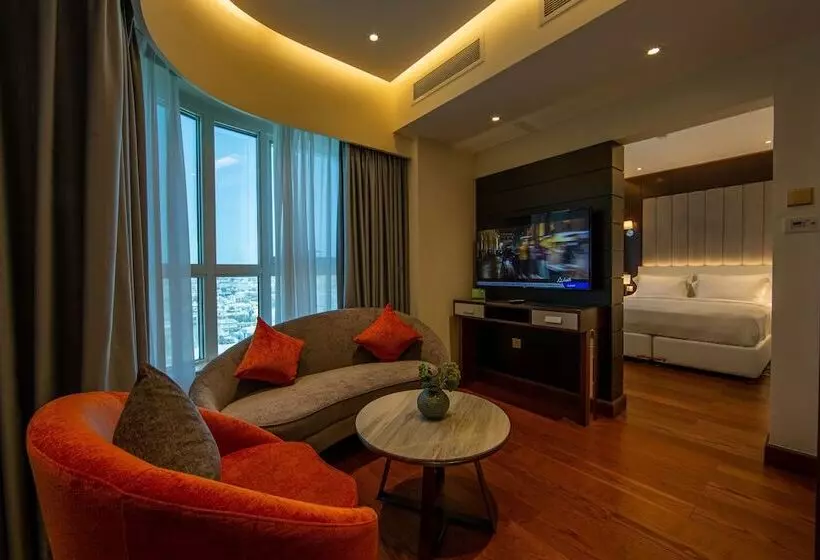 استودیوی لوکس, Number One Tower Suites