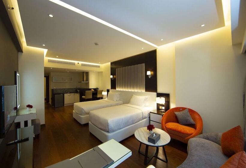 استودیوی لوکس, Number One Tower Suites