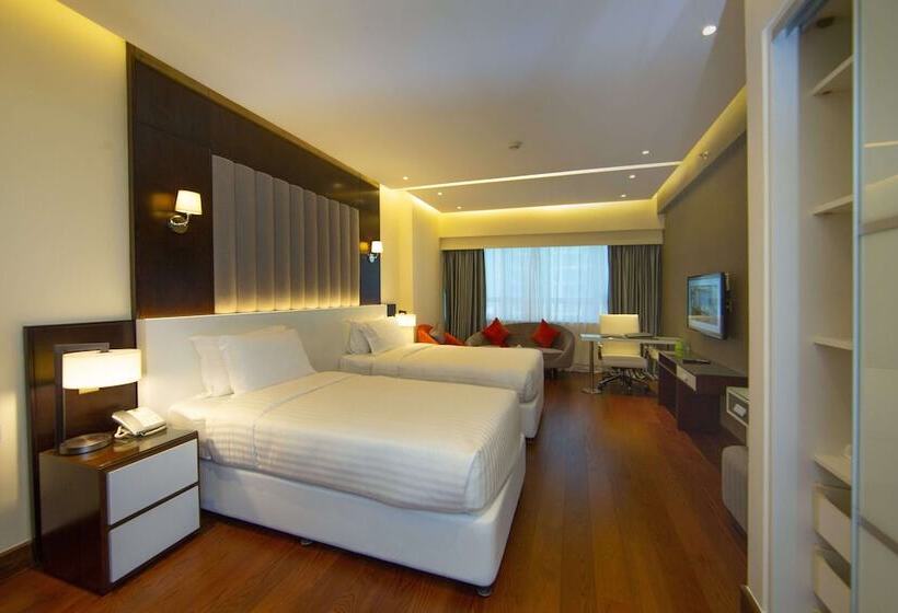 استودیوی لوکس, Number One Tower Suites