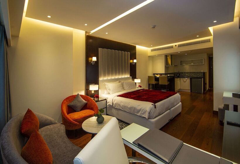 استودیوی لوکس, Number One Tower Suites