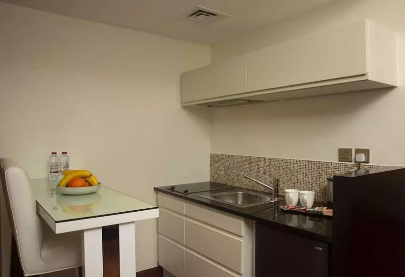 استودیوی لوکس, Number One Tower Suites