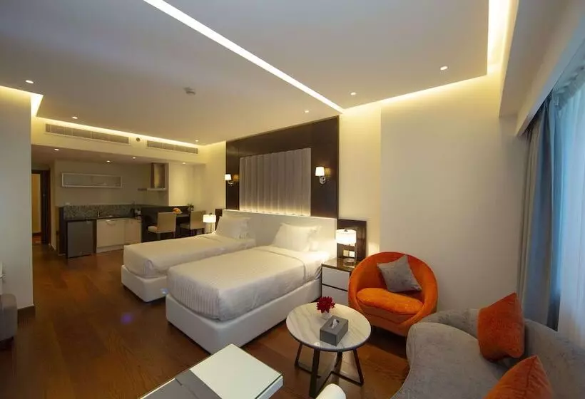 استودیوی لوکس, Number One Tower Suites