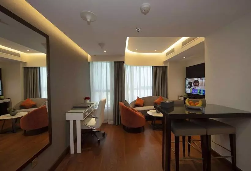 استودیوی لوکس, Number One Tower Suites