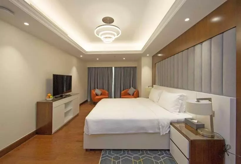 آپارتمان 4 خوابه, Number One Tower Suites
