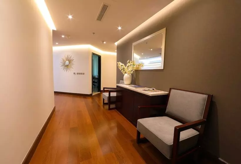 آپارتمان 4 خوابه, Number One Tower Suites