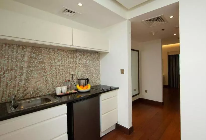 اتاق خانوادگی, Number One Tower Suites