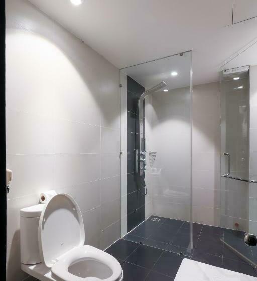 سوییت خانوادگی, Rosaleen Boutique