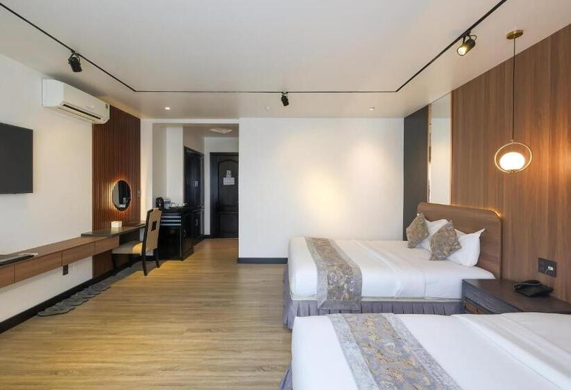 سوییت خانوادگی, Rosaleen Boutique