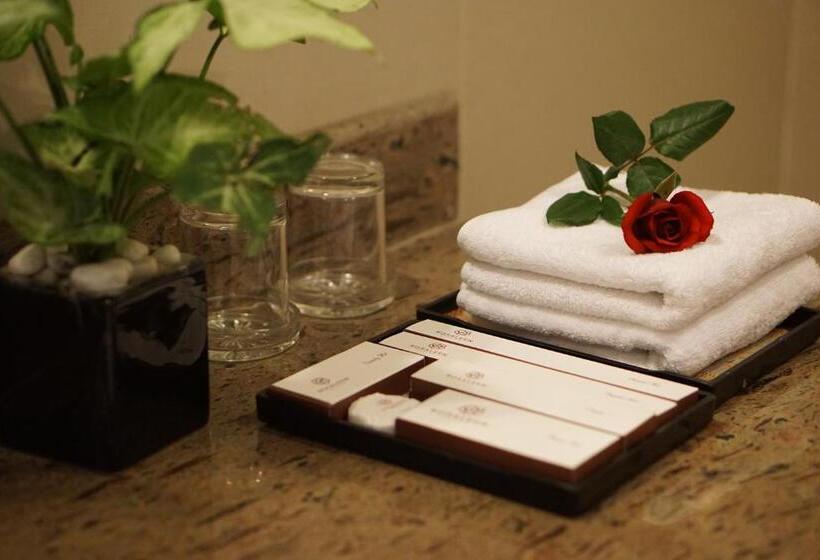 اتاق لوکس سه تخته, Rosaleen Boutique