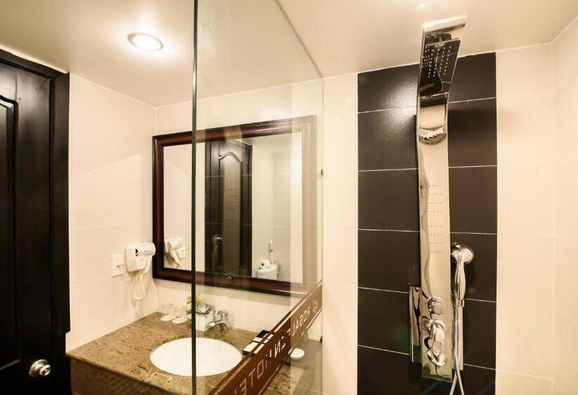 اتاق لوکس سه تخته, Rosaleen Boutique