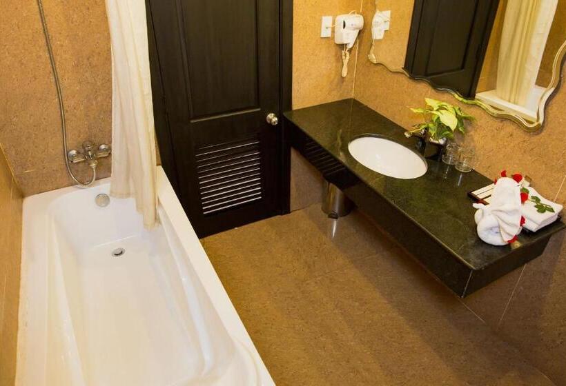 اتاق سوپریور, Rosaleen Boutique