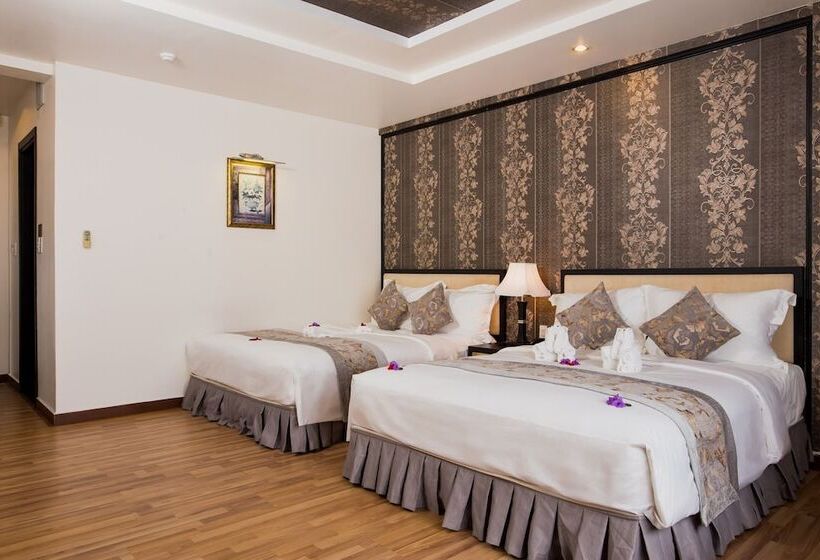 اتاق لوکس سه تخته, Rosaleen Boutique