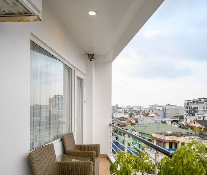 اتاق لوکس سه تخته, Rosaleen Boutique