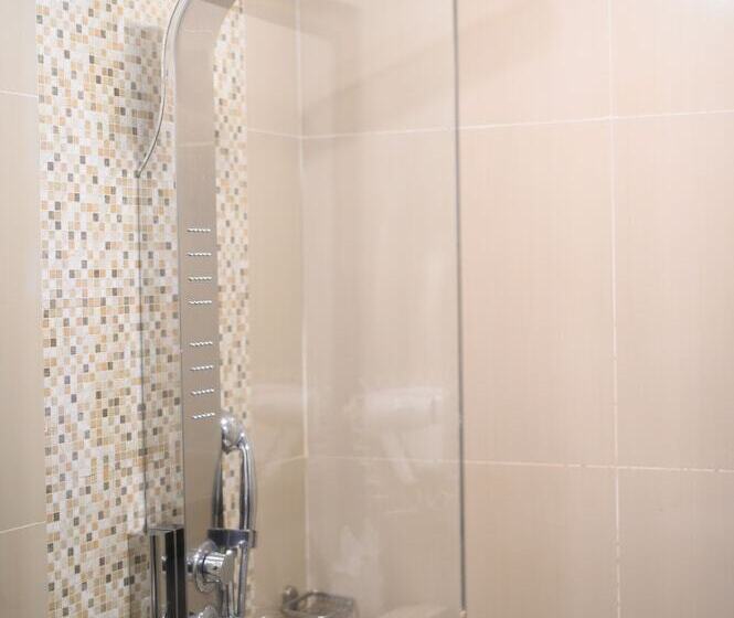 اتاق لوکس سه تخته, Rosaleen Boutique