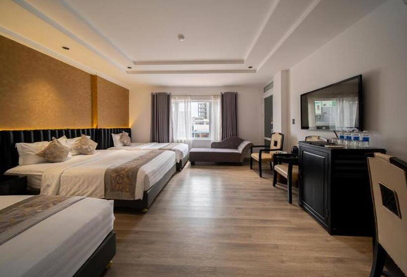 سوییت خانوادگی, Rosaleen Boutique