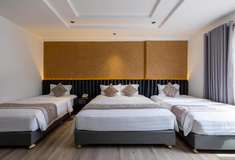 سوییت خانوادگی, Rosaleen Boutique