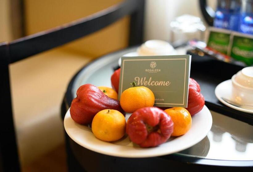 سوییت خانوادگی, Rosaleen Boutique