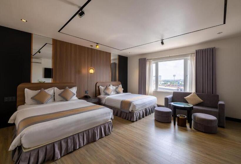 سوییت خانوادگی, Rosaleen Boutique