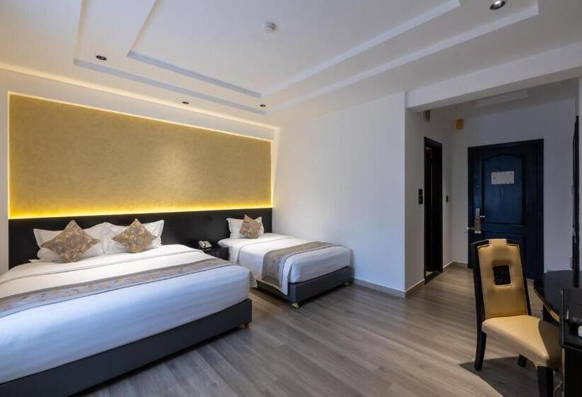 اتاق لوکس سه تخته, Rosaleen Boutique