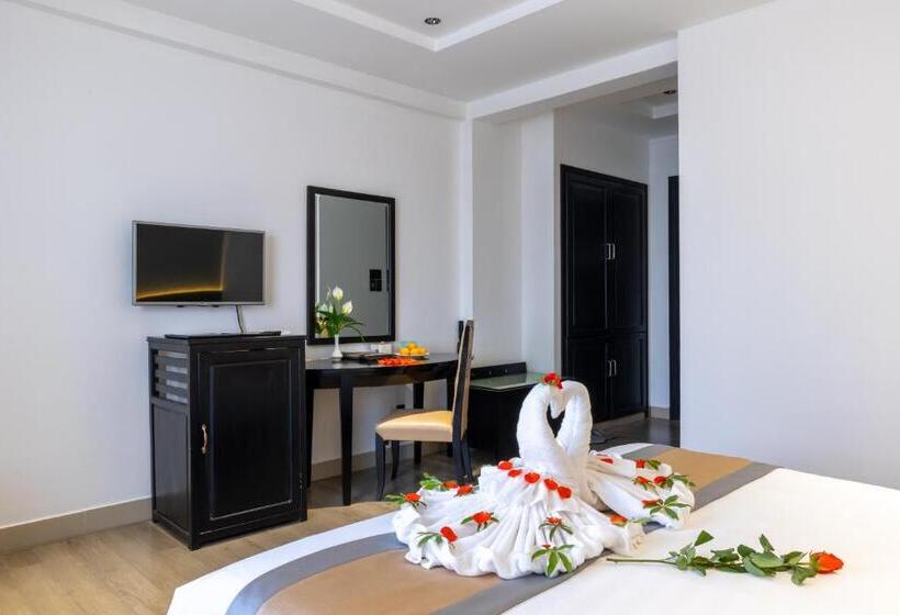 اتاق لوکس, Rosaleen Boutique