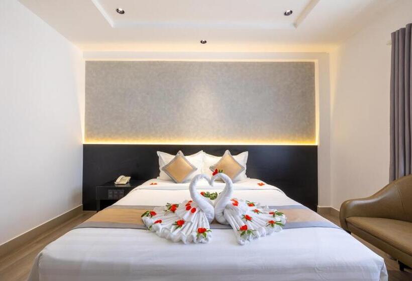 اتاق لوکس, Rosaleen Boutique