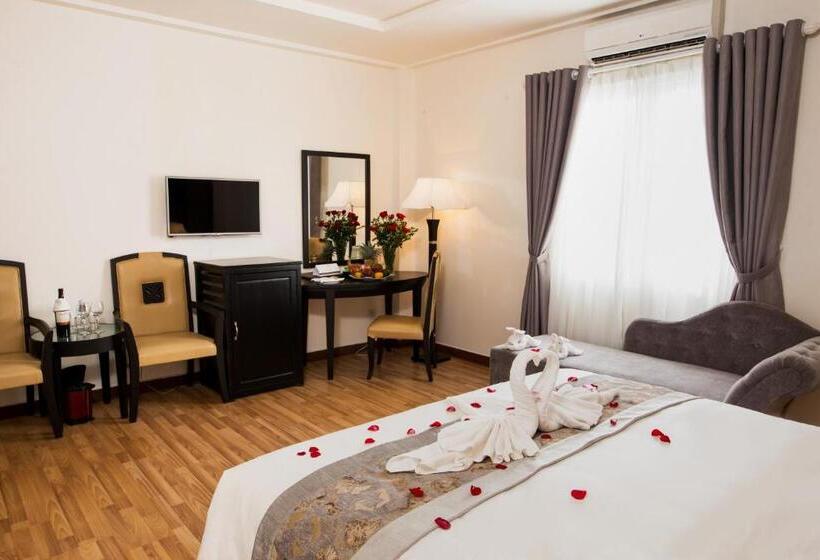 اتاق سوپریور, Rosaleen Boutique