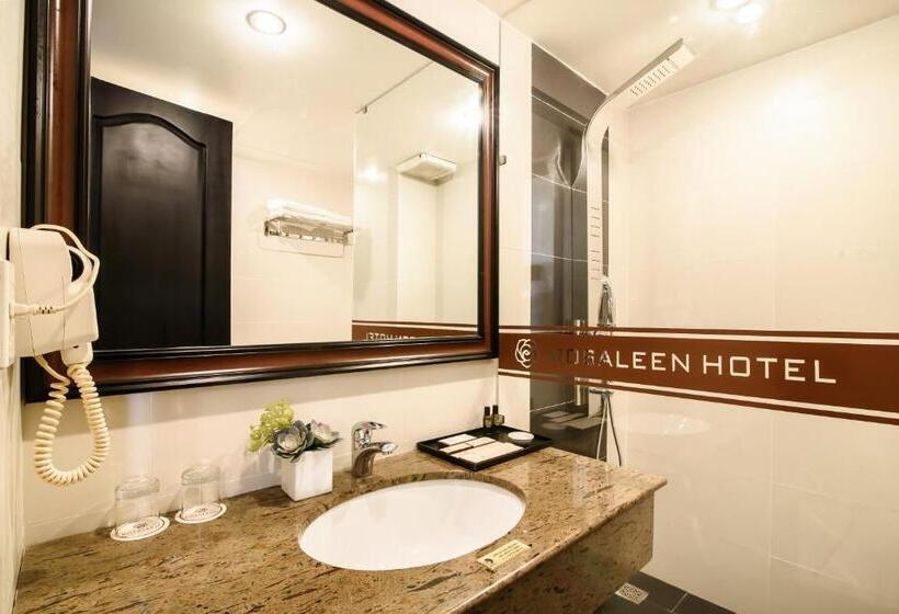 اتاق لوکس, Rosaleen Boutique