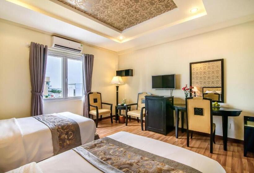 اتاق لوکس, Rosaleen Boutique