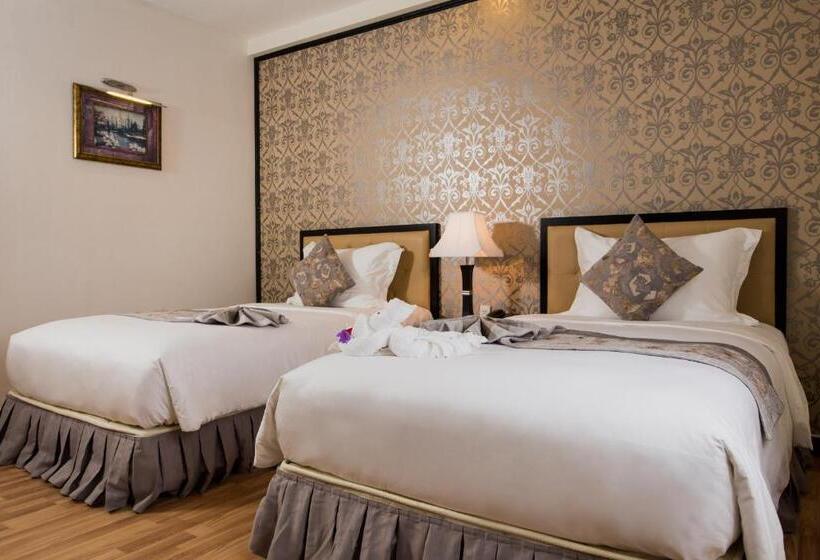 اتاق لوکس, Rosaleen Boutique